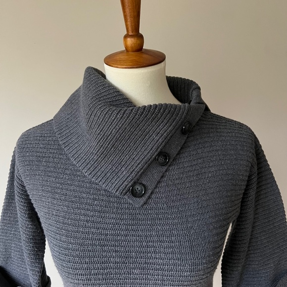 Ann Taylor Petite Gray XS 3/4 Sleeve Cowl/Turtleneck Sweater - Picture 3 of 12